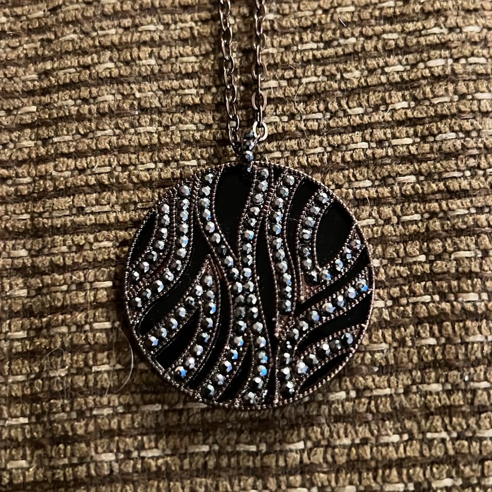 Necklace - Picture 2 of 3